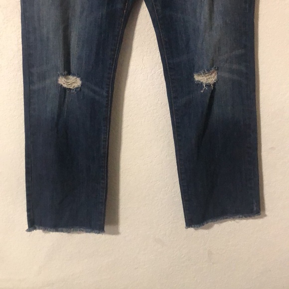 Numero Distressed Cropped Mid-Rise Jeans - Picture 4 of 9